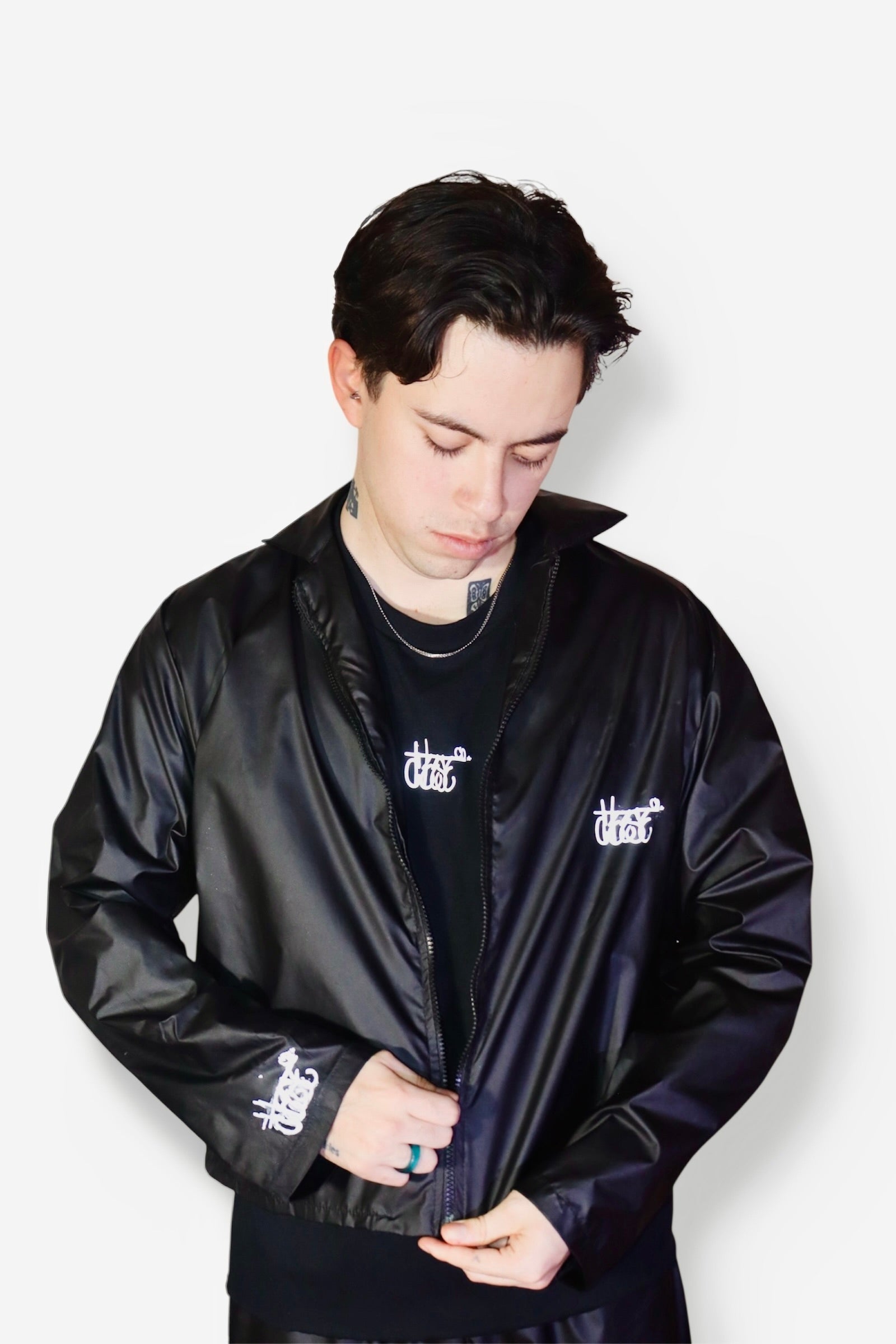 "Caminando Sobre El Agua" Drop No.16  Chamarra Impermeable